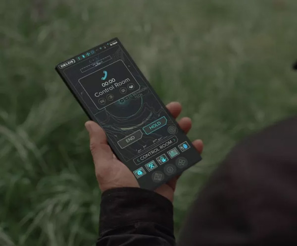 Người sử dụng có thể tùy ý gập và sử dụng một, hai hoặc cả 3 màn hình của thiết bị