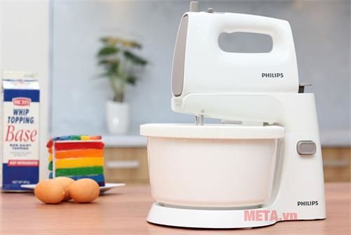 Máy đánh trứng Philips HR1559/55 làm từ nhựa ABS và thép không gỉ, đẹp mắt, dễ vệ sinh.