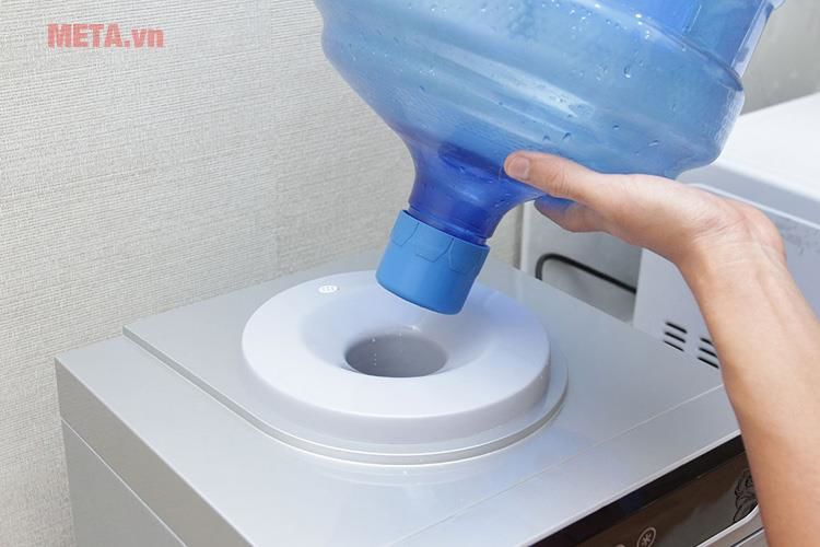 Cọc cắm bình nước của cây nước nóng lạnh Kangaroo