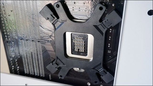 Lắp ráp các tấm ốp cho các bộ làm mát rời