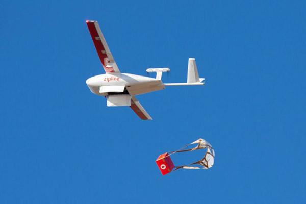 Máy bay mô hình chuyên giao hàng cứu trợ