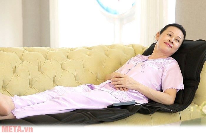 Đệm matxa toàn thân Bella là món quà ý nghĩa cho cha mẹ, ông bà, người lớn tuổi.