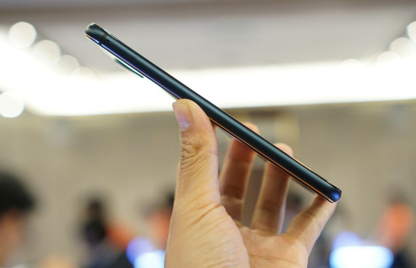 Khung kim loại nguyên khối 2