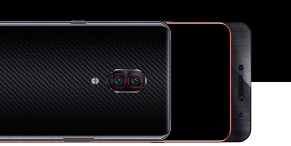 Cụm camera trước (16MP + 8MP) được ẩn dưới màn hình trượt