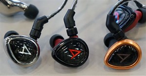 Bỏ ra vài chục triệu cho một chiếc tai nghe nhét tai thay vì headphone hay loa, liệu có đáng?