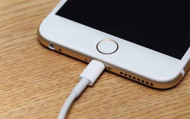 Phòng, tránh và chữa điện thoại khi chai pin Vừa sạc vừa dùng