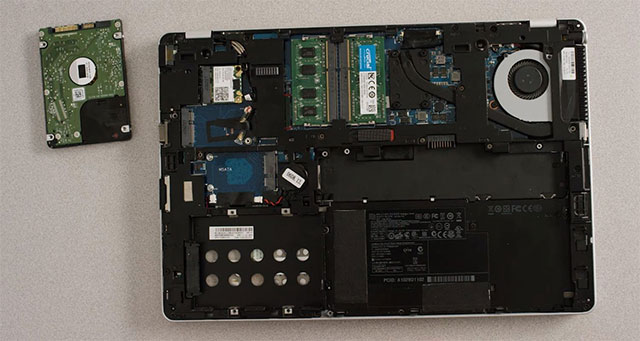 Khởi động lại máy tính và kiểm tra xem bo mạch chủ có nhận được tín hiệu từ SSD mới được lắp hay không.