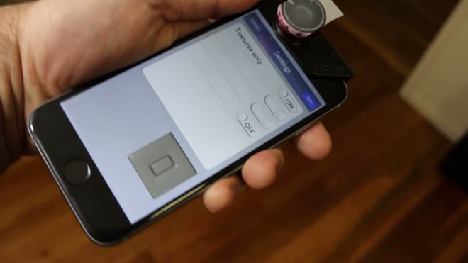 Hiệu ứng đổ bóng sẽ đổi hướng khi chiếc iPhone xoay theo một hướng khác vào tạo ra những hình ảnh 3D