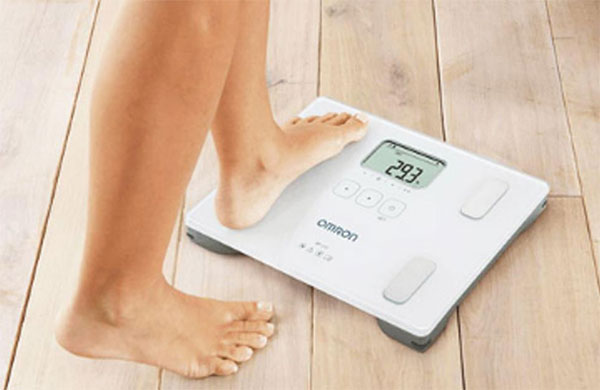 Cân sức khỏe giúp đo trọng lượng 