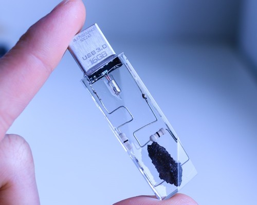 Vỏ USB trong suốt 2