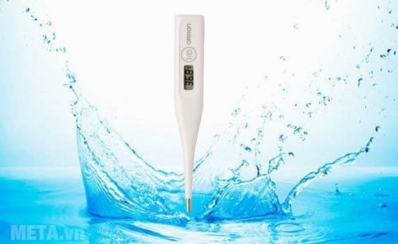 Cặp nhiệt độ điện tử Omron đo được nhiều vị trí trên cơ thể.