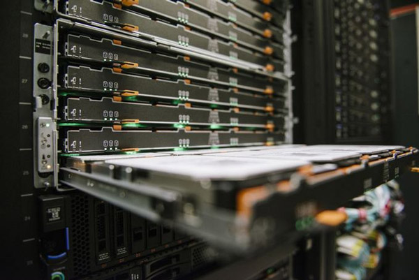  nhà thờ được gia cố đất xung quanh để có thể chịu được trọng lượng của thiết bị