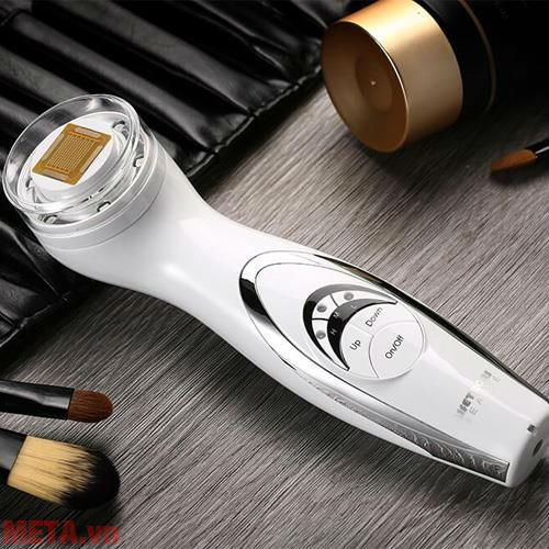 Máy nâng cơ và tái tạo da chuyên sâu Lifetrons RF-700 đến từ Thụy Sĩ.