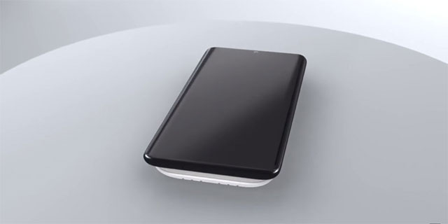 Meizu Zero không có bất kỳ lỗ nào - ngay cả lỗ cho loa ngoài.