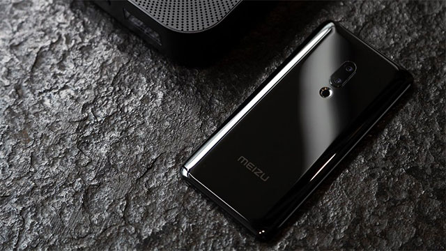 Meizu đã bỏ khay sim truyền thống để khuyến khích sử dụng SIM nhúng, cũng như công nghệ eSIM