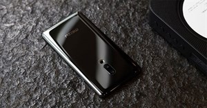 Đây có thể là chiếc smartphone của tương lai: Không “lỗ”, không cổng kết nối, không dây dợ lằng nhằng và không nút bấm