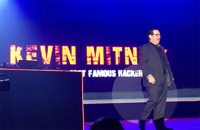 Trong buổi nói chuyện, Kevin Mitnick cũng đã nhắc đến việc thậm chí ngay cả các hệ thống xác thực hai yếu tố tiên tiến nhất vẫn có thể bị đánh bại bằng kỹ thuật xã hội.