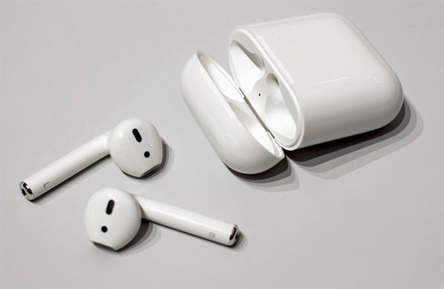 Apple AirPods - giá bán 3.6 triệu đồng