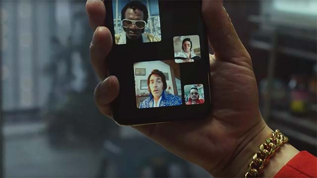 Tính năng Group FaceTime được giới thiệu lần đầu vào ngày 30 tháng 10 trên iOS 12.1, sau một thời gian dài trì hoãn để có thể được ra mắt theo đúng lịch trình.