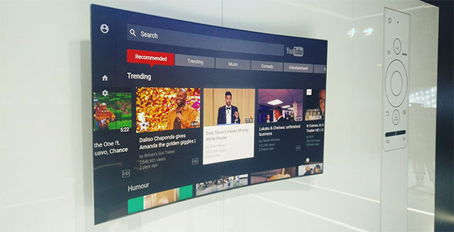 Samsung cũng cho thấy họ đang rất chú trọng đến khả năng hỗ trợ AI trên các mẫu TV QLED 2019 của mình