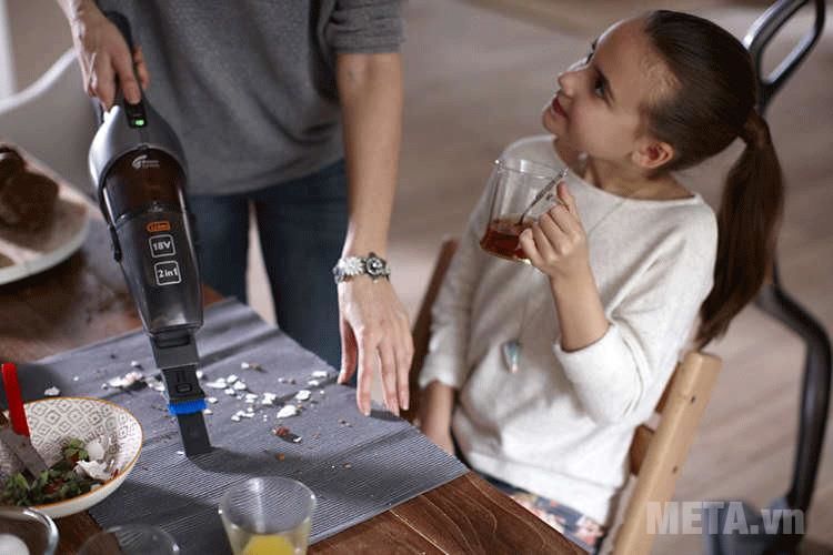 Máy hút  bụi cầm tay dùng pin 2 trong 1 Philips FC6168/01