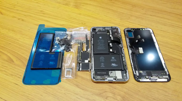 Các linh kiện khác như khay sim, ốc vít...