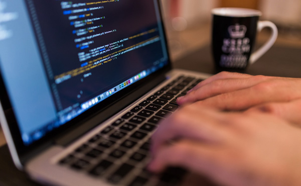 Khoa học máy tính là ngành nghiên cứu các cơ sở lý thuyết về thông tin và tính toán