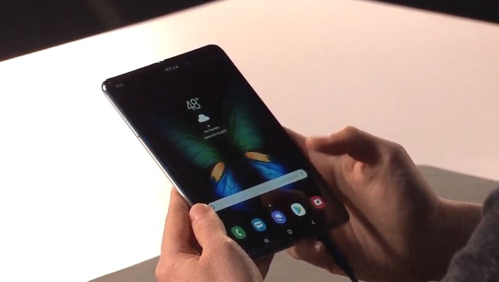 Màn hình khi ở chế độ máy tính bảng