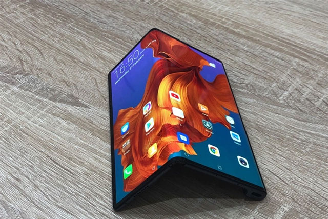 Điện thoại màn hình gập tuyệt vời nhất: Huawei Mate X
