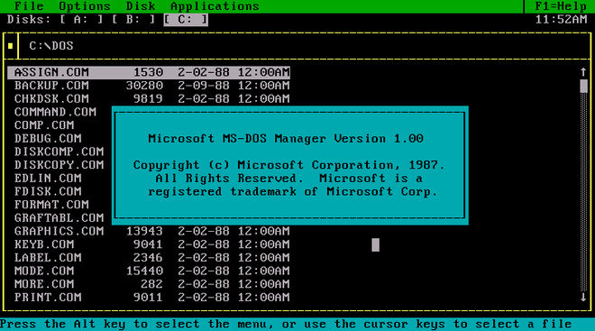 Hệ điều hành đầu tiên của Microsoft là MS-DOS