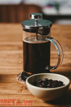 Bình pha cà phê kiểu Pháp French Press pha cà phê đậm đà, thơm ngon.