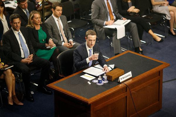 CEO của Facebook Mark Zuckerberg phải điều trần trước quốc hội Mỹ sau scandal hồi tháng 3