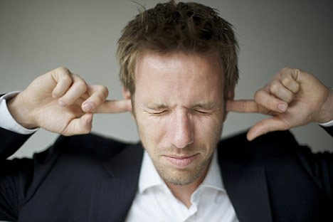 Thính lực bị ảnh hưởng khi nghe nhạc âm lượng to trong thời gian dài