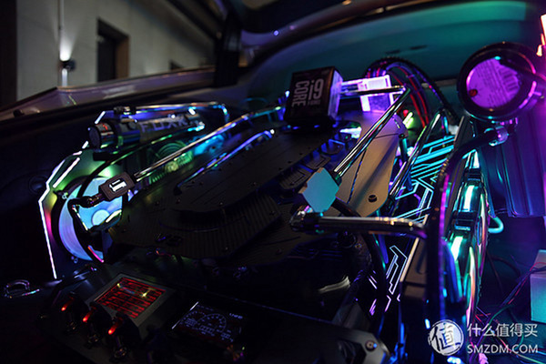 Biến chiếc Audi S7 trở thành bộ PC di động 2