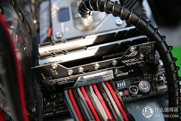 Biến chiếc Audi S7 trở thành bộ PC di động 3