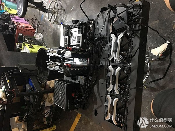 Biến chiếc Audi S7 trở thành bộ PC di động 5