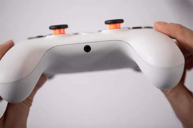 tay cầm chơi game Google Stadia 2