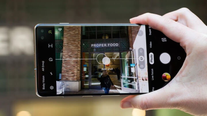  Để căn ảnh chụp không bị vẹo, bạn có thể sử dụng tính năng "Automatically line up"