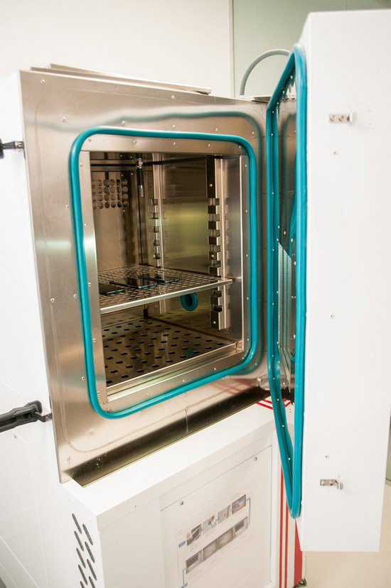 Bài kiểm tra khả năng kháng bụi, kháng ẩm và kháng nhiệt trong các buồng cách ly phóng bụi, gia nhiệt và gia ẩm