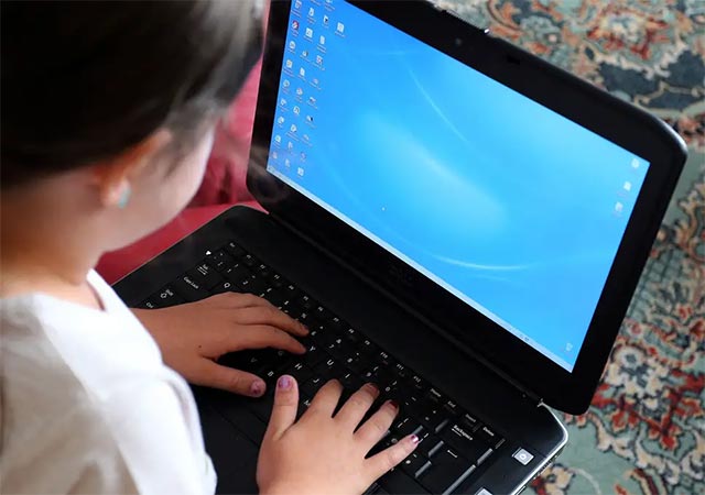 Hoàn toàn không có mối tương quan rõ ràng nào giữa thời gian ngồi trước màn hình và sức khỏe tinh thần (tâm lý) của một thanh thiếu niên.