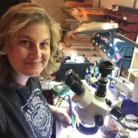 Jessa Jones, chủ cửa hàng sửa chữa công nghệ nổi tiếng iPadRehab có trụ sở tại Rochester