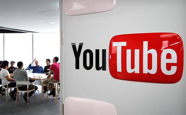 YouTube đã chính thức quyết định hợp tác tiếp thị và quảng cáo với NBC vào tháng 6 năm 2006.