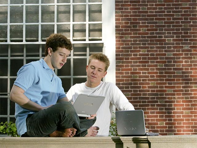 Hughes gặp Zuckerberg vào năm thứ nhất (2002)