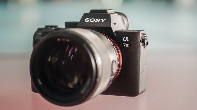 Máy ảnh Sony A7III