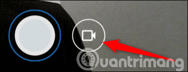 Click vào icon quay video 