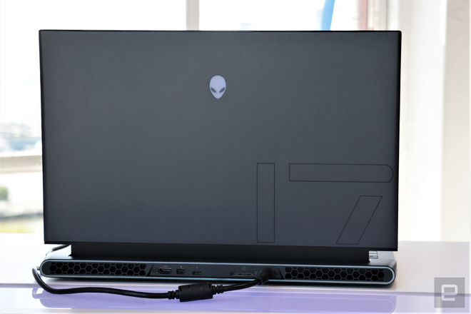 Alienware m15 và m17 (2019) 5
