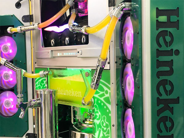 Đây chắc chắn là vỏ case dành cho fan của bia Heineken 2