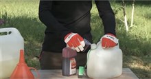 Cách pha xăng với nhớt theo tỷ lệ chuẩn cho máy cắt cỏ