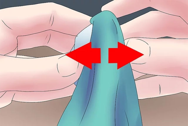 Nhẹ nhàng kéo chíp ra 