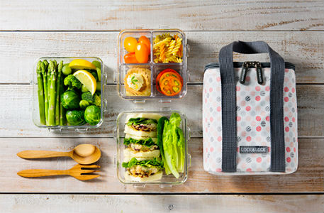 Cà mèn cơm Lock&Lock làm bằng nhựa Tritan có thiết kế cao cấp như hộp thủy tinh.